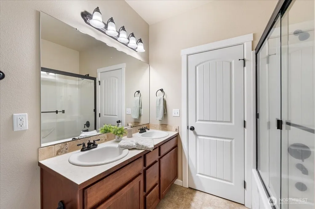 17820 35th Avenue E Tacoma WA 98446