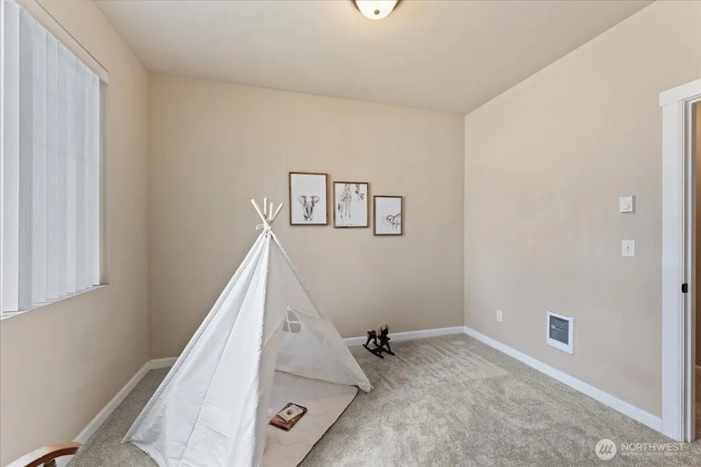 17820 35th Avenue E Tacoma WA 98446