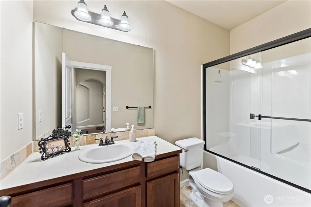 17820 35th Avenue E Tacoma WA 98446