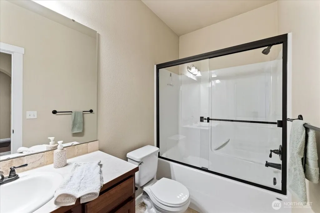17820 35th Avenue E Tacoma WA 98446