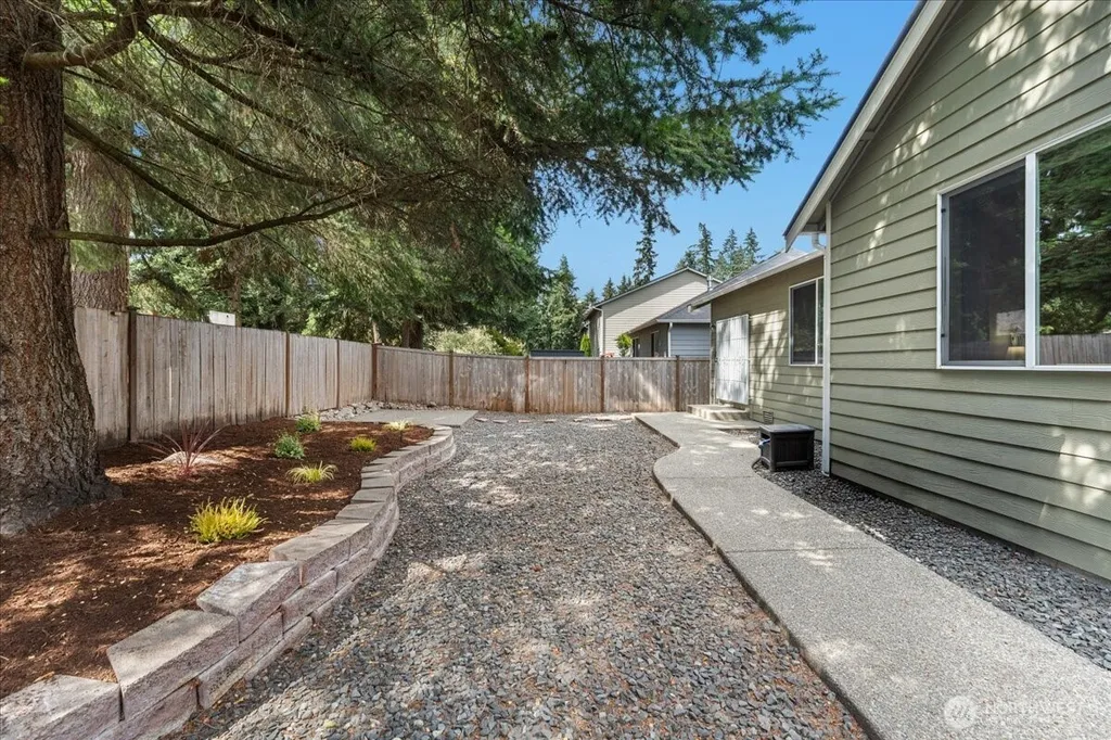 17820 35th Avenue E Tacoma WA 98446