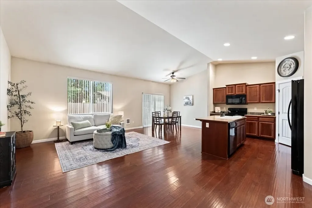 17820 35th Avenue E Tacoma WA 98446