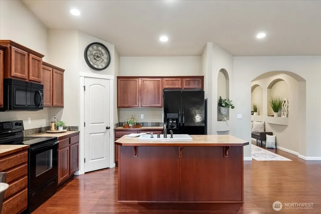 17820 35th Avenue E Tacoma WA 98446