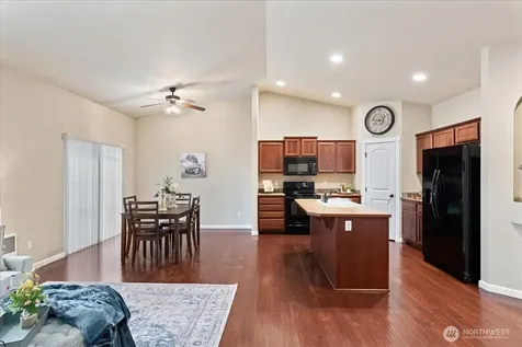 17820 35th Avenue E Tacoma WA 98446