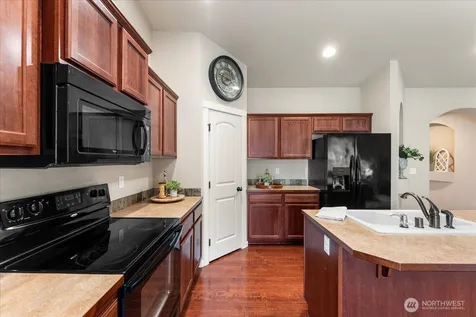 17820 35th Avenue E Tacoma WA 98446