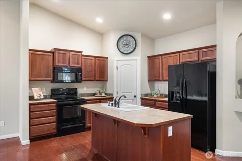 17820 35th Avenue E Tacoma WA 98446