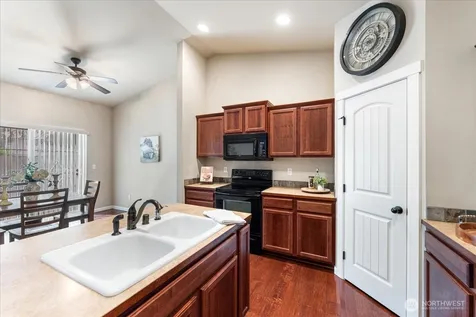 17820 35th Avenue E Tacoma WA 98446