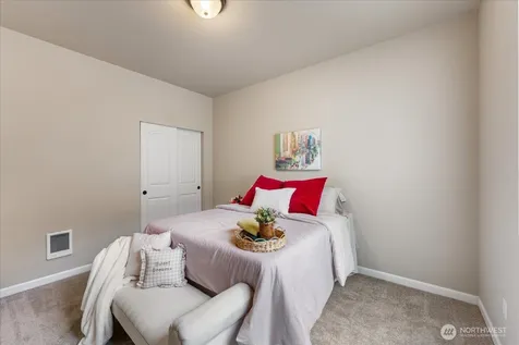 17820 35th Avenue E Tacoma WA 98446