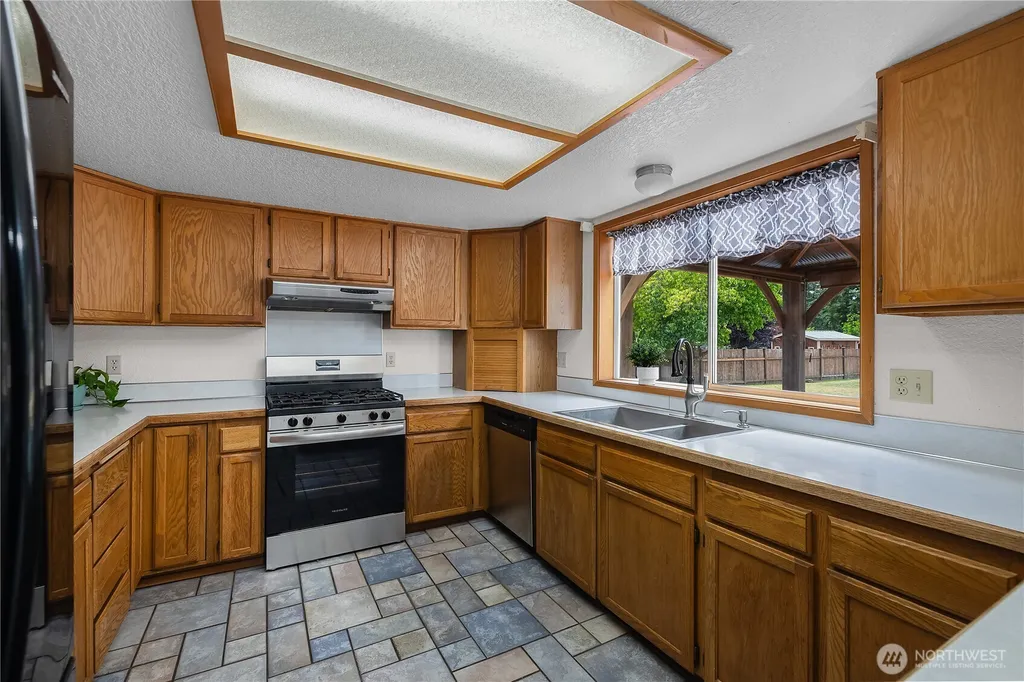 8711 Schuetz Lane SW Olympia WA 98512