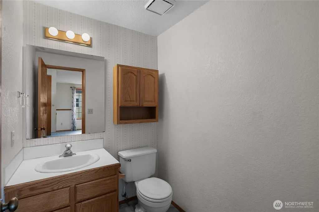 8711 Schuetz Lane SW Olympia WA 98512