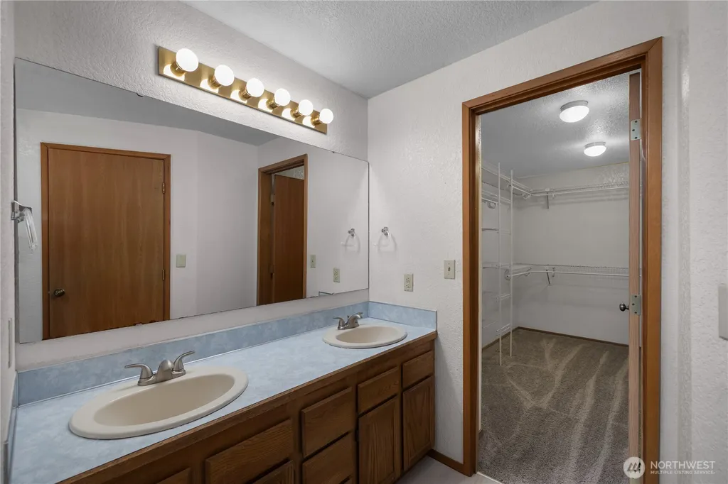 8711 Schuetz Lane SW Olympia WA 98512