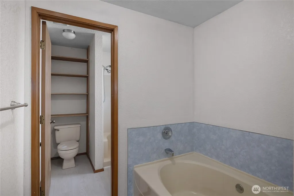 8711 Schuetz Lane SW Olympia WA 98512