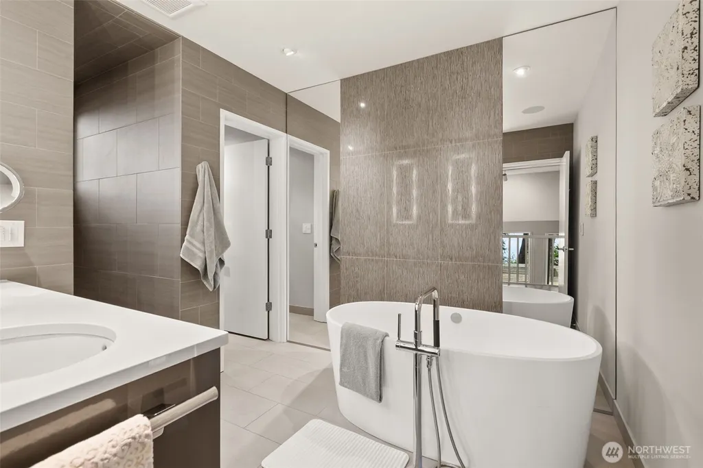 93 Raft Island Drive NW Gig Harbor WA 98335