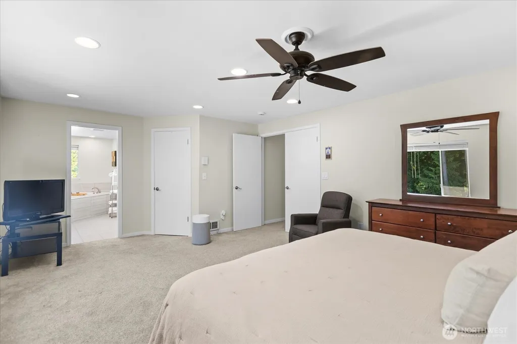 18223 Yew Way Snohomish WA 98296