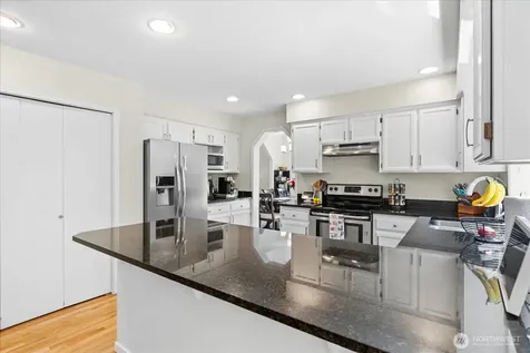 18223 Yew Way Snohomish WA 98296