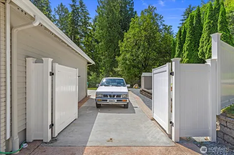 18223 Yew Way Snohomish WA 98296