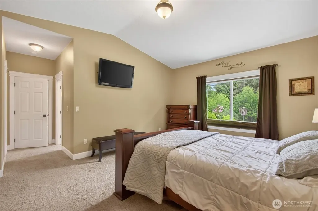 47 Sun Crest Lane Cathlamet WA 98612