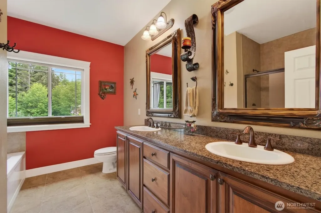 47 Sun Crest Lane Cathlamet WA 98612