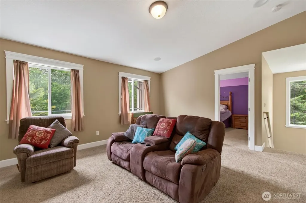47 Sun Crest Lane Cathlamet WA 98612