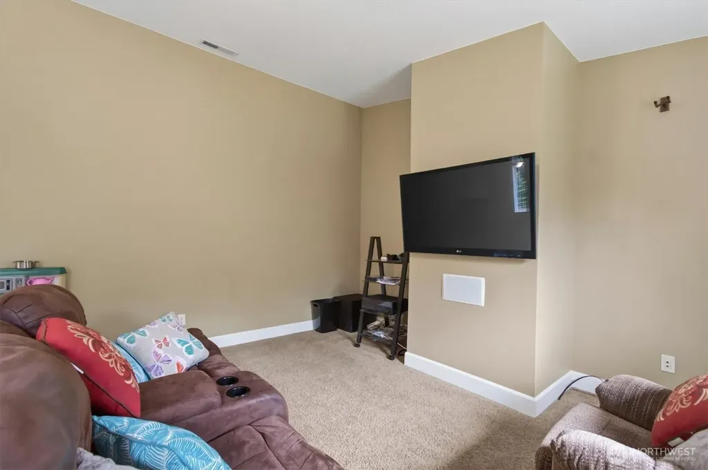 47 Sun Crest Lane Cathlamet WA 98612