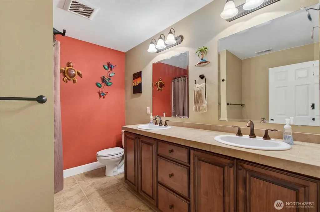 47 Sun Crest Lane Cathlamet WA 98612