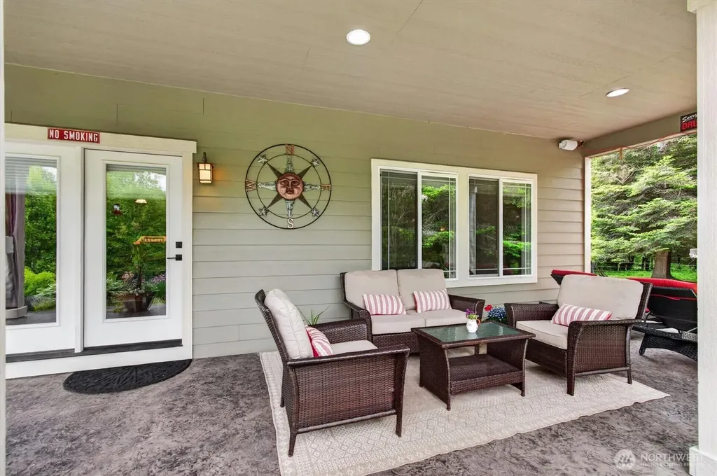 47 Sun Crest Lane Cathlamet WA 98612