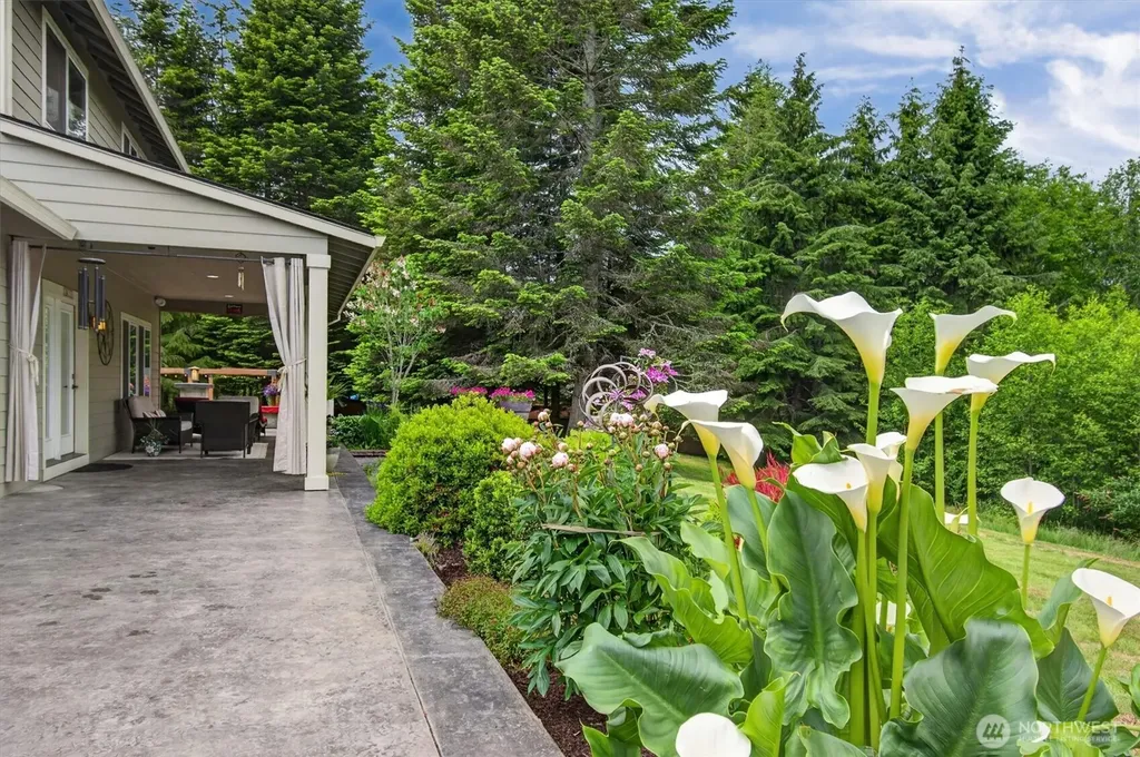47 Sun Crest Lane Cathlamet WA 98612