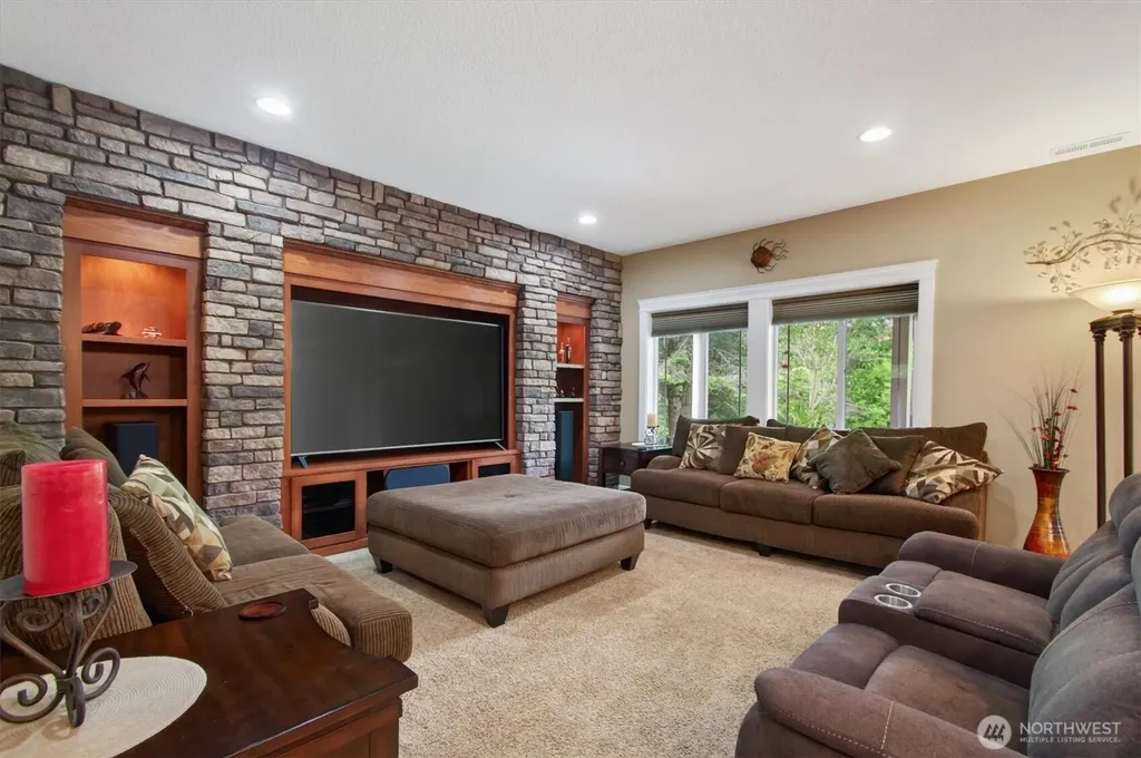 47 Sun Crest Lane Cathlamet WA 98612