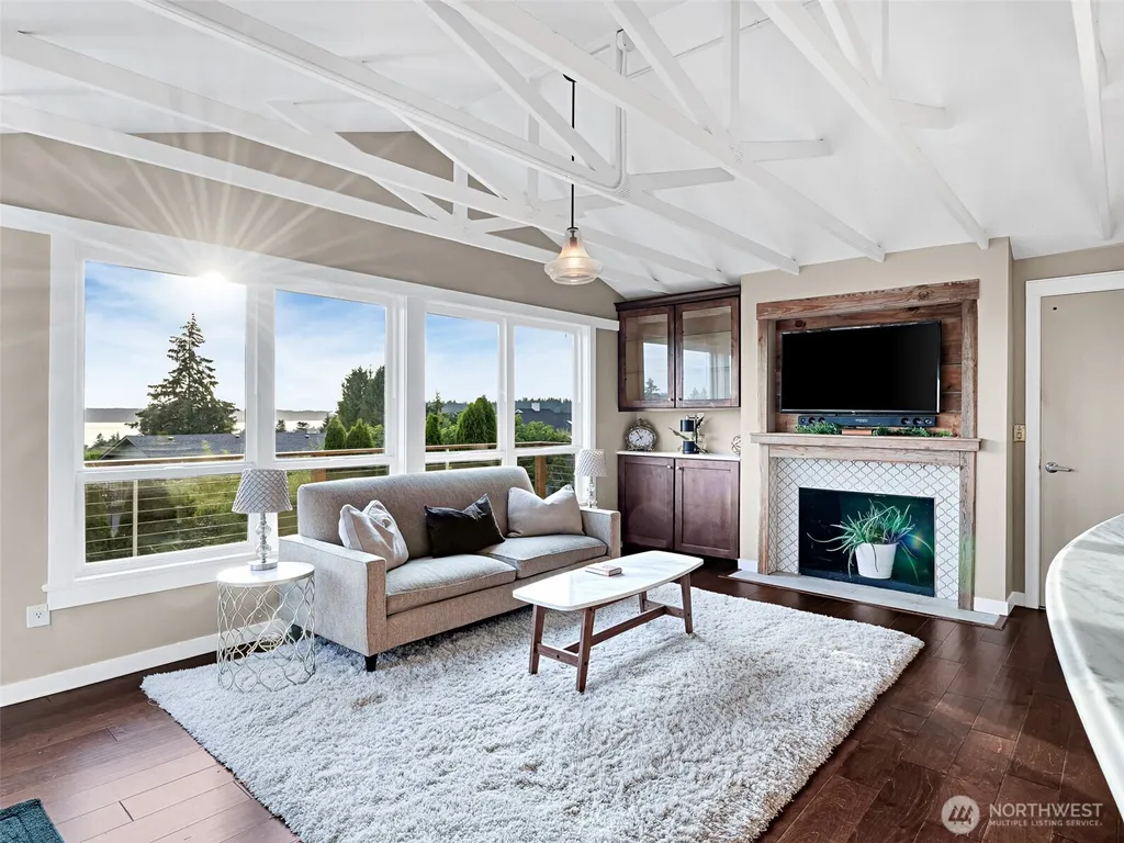 18631 2nd Avenue SW Normandy Park WA 98166