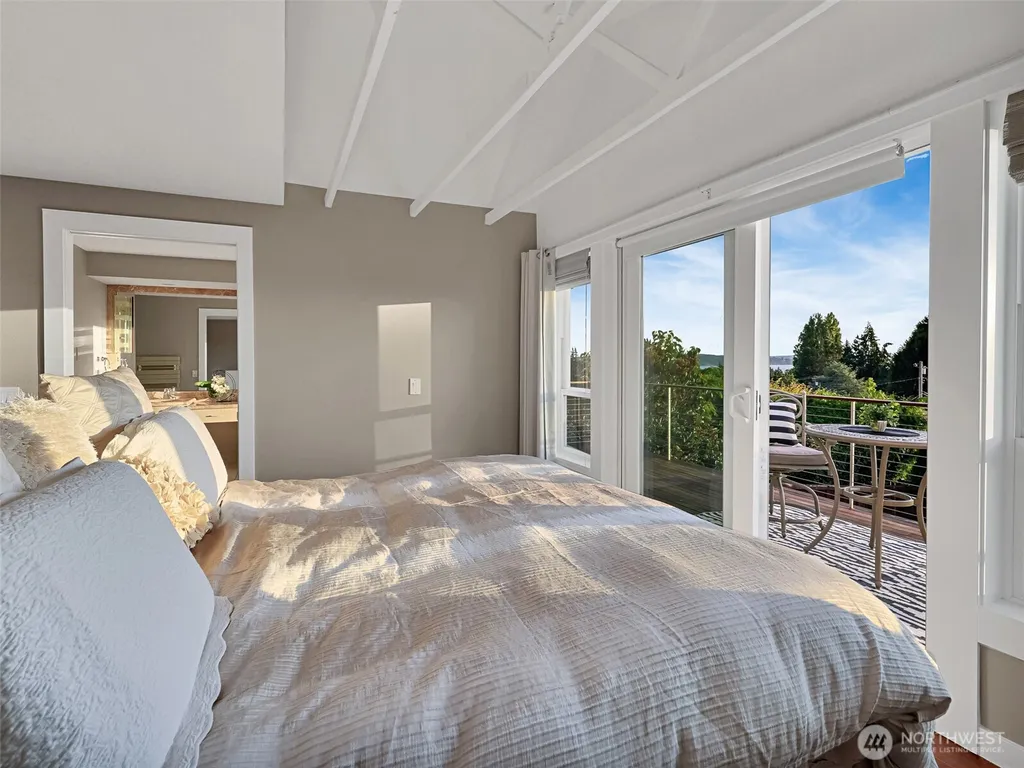18631 2nd Avenue SW Normandy Park WA 98166