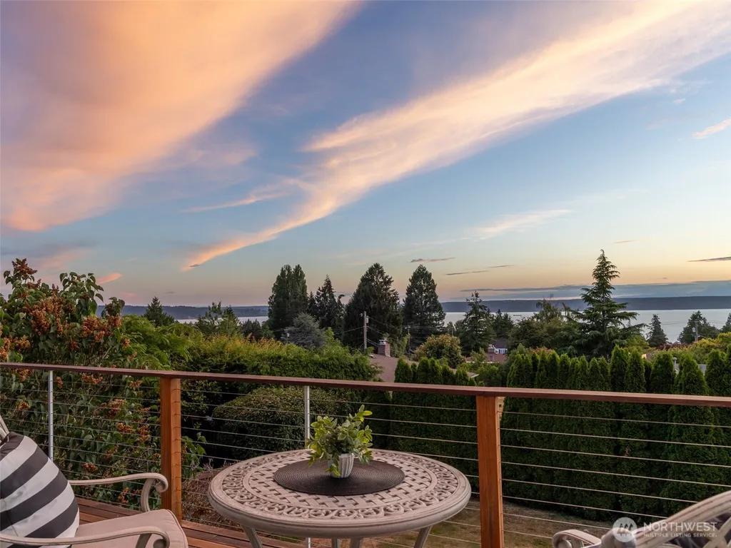 18631 2nd Avenue SW Normandy Park WA 98166
