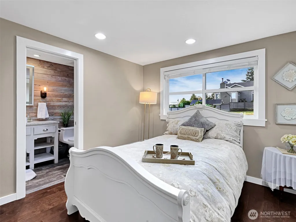 18631 2nd Avenue SW Normandy Park WA 98166