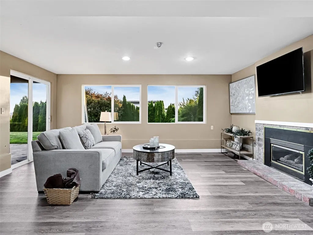 18631 2nd Avenue SW Normandy Park WA 98166