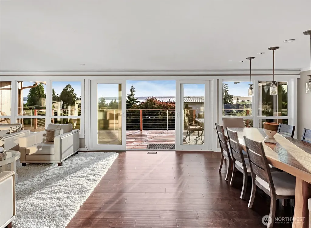 18631 2nd Avenue SW Normandy Park WA 98166