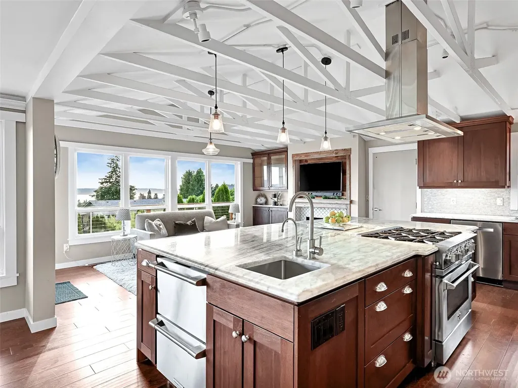 18631 2nd Avenue SW Normandy Park WA 98166