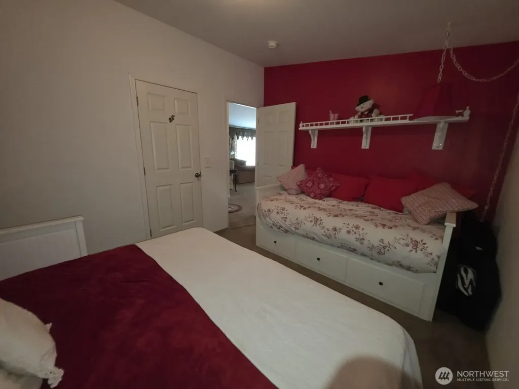 24215 Y Lane Ocean Park WA 98640