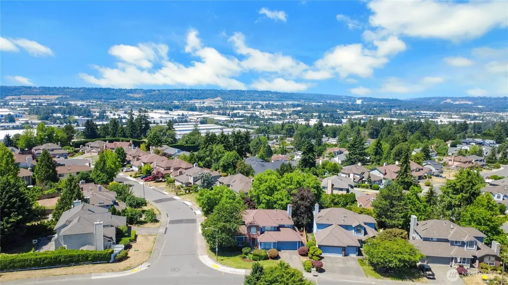 20425 96th Way S Kent WA 98031