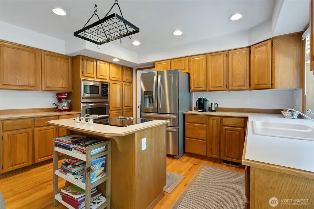 20425 96th Way S Kent WA 98031