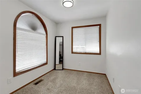 20425 96th Way S Kent WA 98031