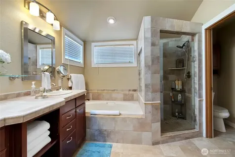 20425 96th Way S Kent WA 98031