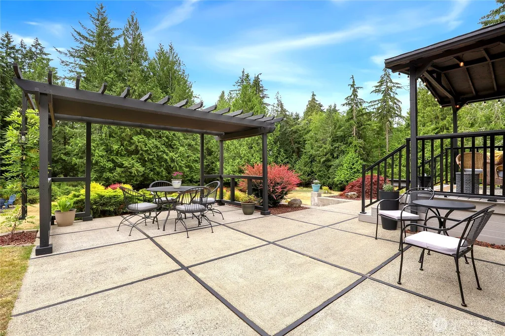8070 SE Meridian Way Olalla WA 98359