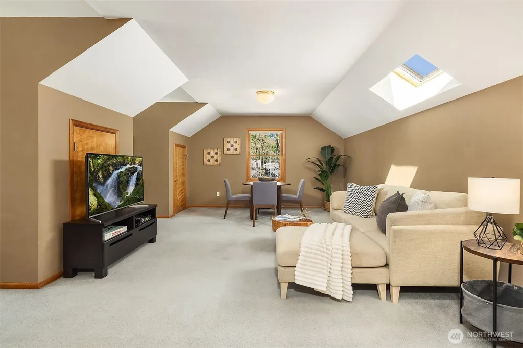 16526 232nd Avenue NE Woodinville WA 98077