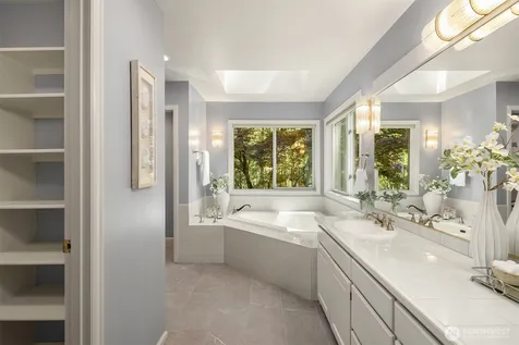 16526 232nd Avenue NE Woodinville WA 98077