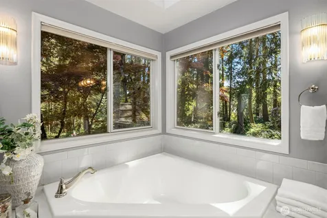 16526 232nd Avenue NE Woodinville WA 98077