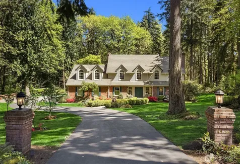 16526 232nd Avenue NE Woodinville WA 98077