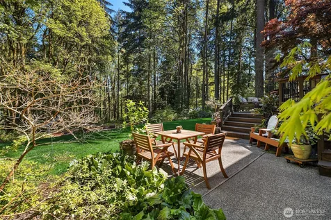 16526 232nd Avenue NE Woodinville WA 98077