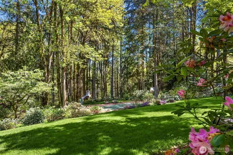 16526 232nd Avenue NE Woodinville WA 98077