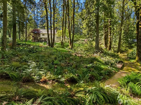 16526 232nd Avenue NE Woodinville WA 98077