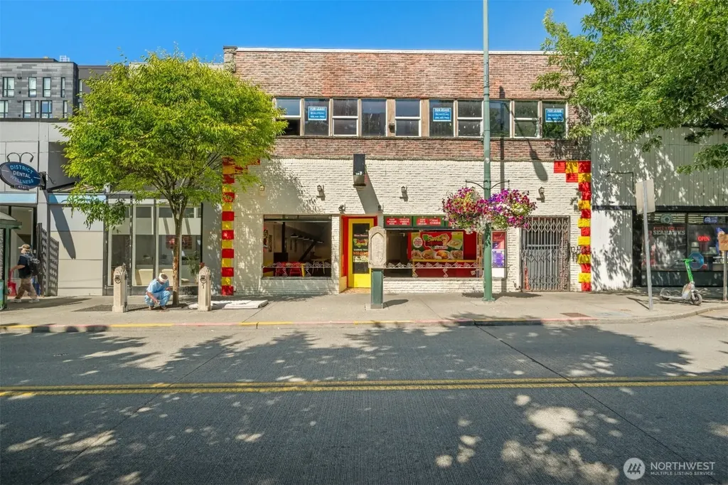 4743 University Way NE Seattle WA 98105
