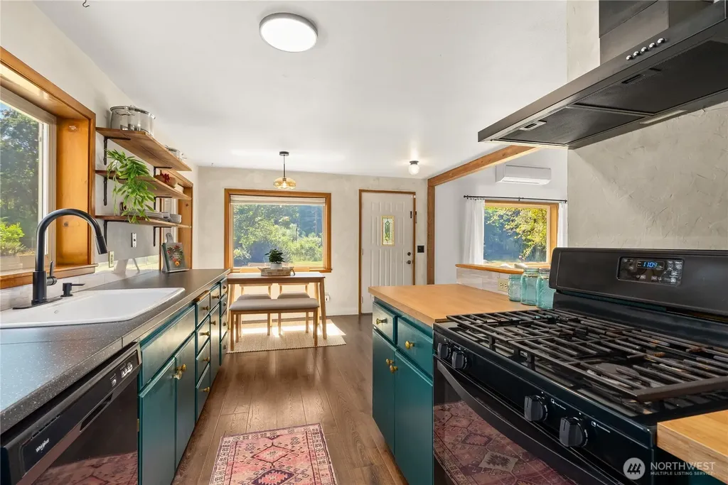 223 Porter Creek Road Elma WA 98541